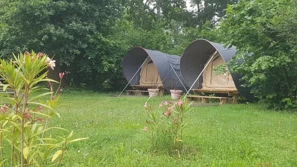 cabanes au milieu de la nature 