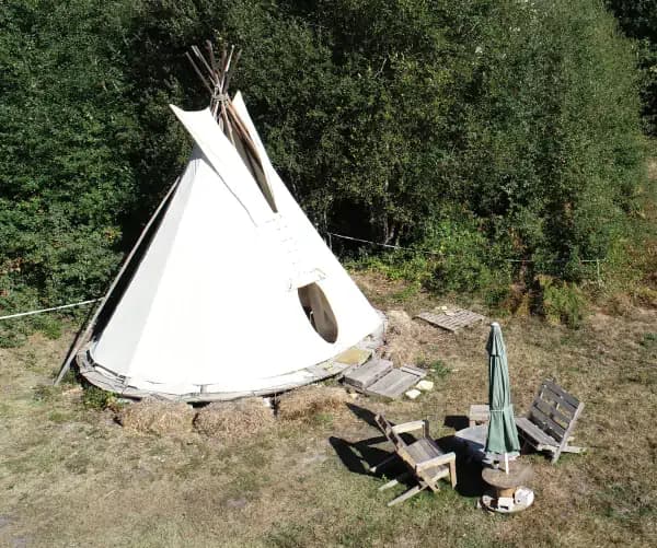 tipi dans la nature 