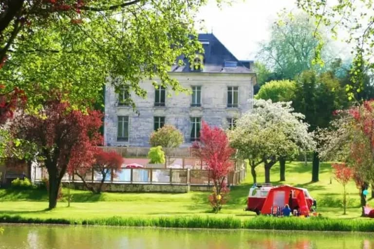 Normandie-Camping-le-Brevedent-800x533-1-768x512.webp